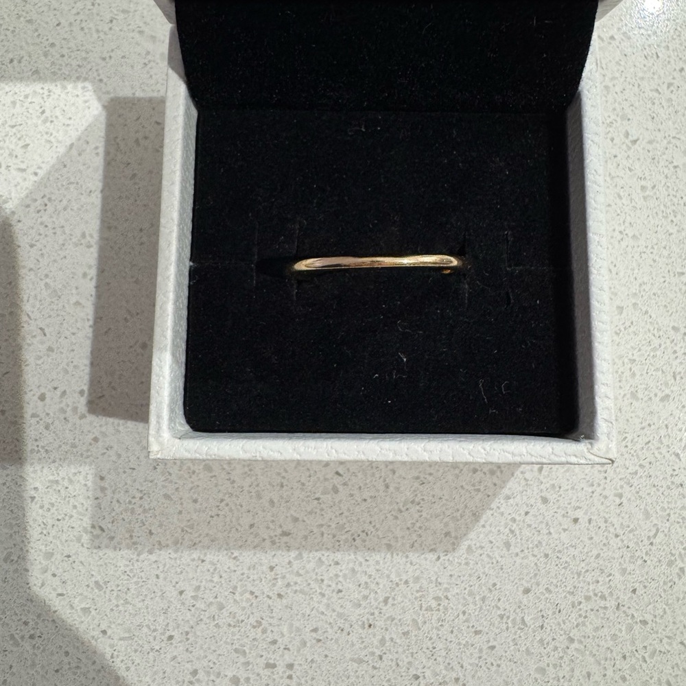 Gold simple ring - Picture 1 of 2